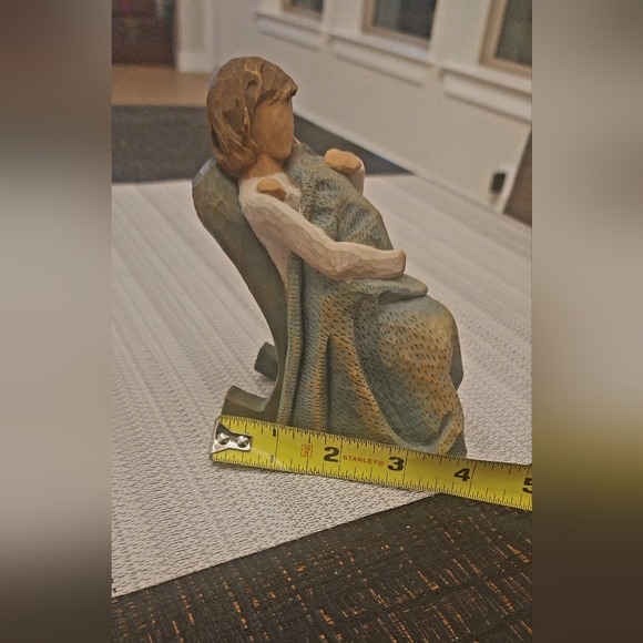 Willow Tree The Quilt Figurine in Blue & Brown - Picture 7 of 8